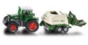 Traktor FAVORIT 926 z prasa do slomy