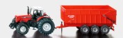 Traktor Massey-Ferguson z przyczepa
