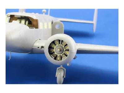 C-45F exterior 1/48 - Icm - zdjęcie 3