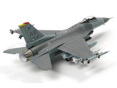 F-16 CJ Fighting Falcon - Block 50  w/Full Equipment   - zdjęcie 2