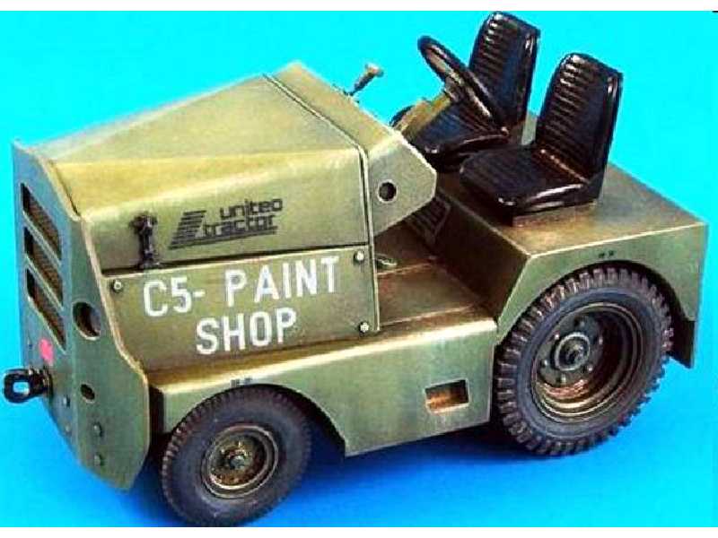 United tractor GC-340/SM340 tow tractor (basic) USAF/US ARMY - zdjęcie 1 United tractor GC-340/SM340 tow tractor (basic) USAF/US ARMY - zdjęcie 1