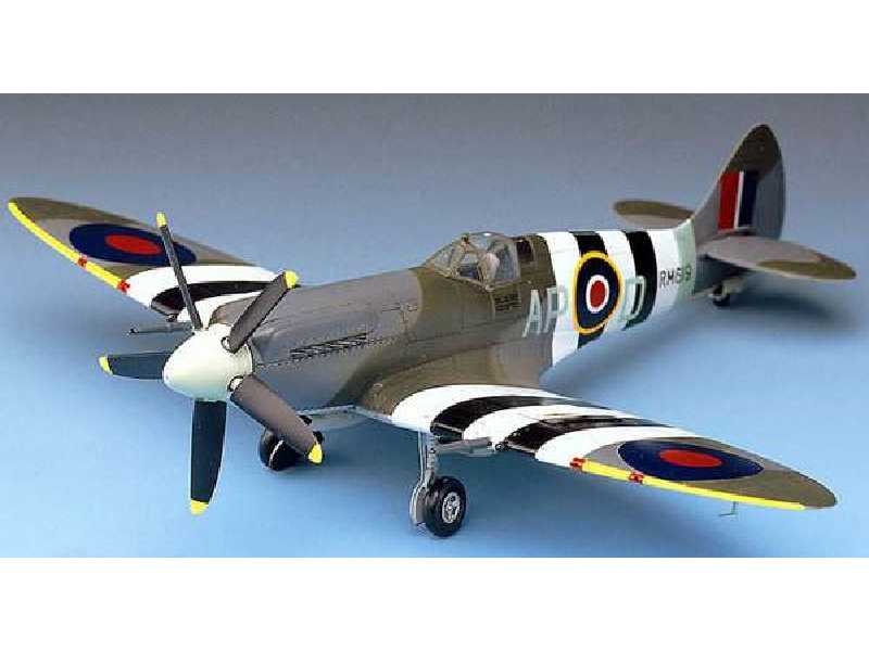 Spitfire MK. XIV C - zdjęcie 1 Spitfire MK. XIV C - zdjęcie 1
