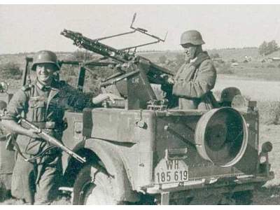 Model: Kfz.4 Truppenluftschutzkraftwagen - A.A. motor vehicle - zdjęcie 13