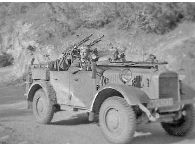 Model: Kfz.4 Truppenluftschutzkraftwagen - A.A. motor vehicle - zdjęcie 22