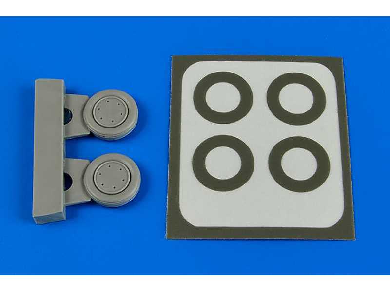 F4F Wildcat wheel & paint masks - Hasegawa - zdjęcie 1 F4F Wildcat wheel & paint masks - Hasegawa - zdjęcie 1
