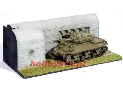 Sherman Mk.V Tulip w/Diorama Fort - zdjęcie 1