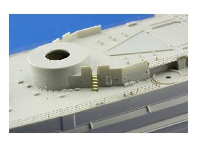 HMS Queen Elizabeth 1943 pt 1 - railing and ladders 1/350 - Trum - zdjęcie 4