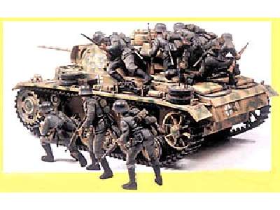 Pz. Kpfw. III Ausf. L w/Panzer Grenadiers - zdjęcie 2