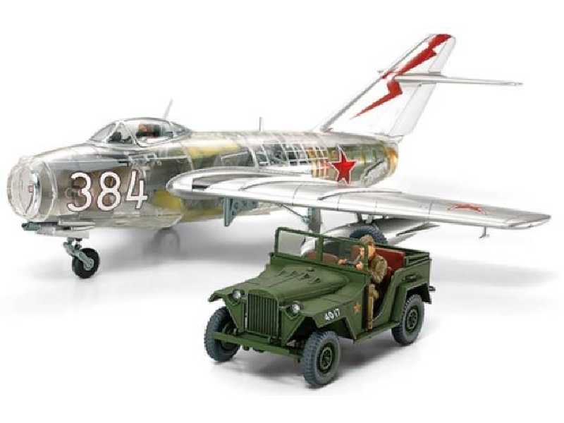 MiG 15 bis (przeźroczysty kadłub) + GAZ-67B z kierowcą - zdjęcie 1 MiG 15 bis (przeźroczysty kadłub) + GAZ-67B z kierowcą - zdjęcie 1