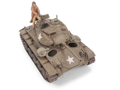 M24 Chaffee lekki czołg amerykański - zdjęcie 4