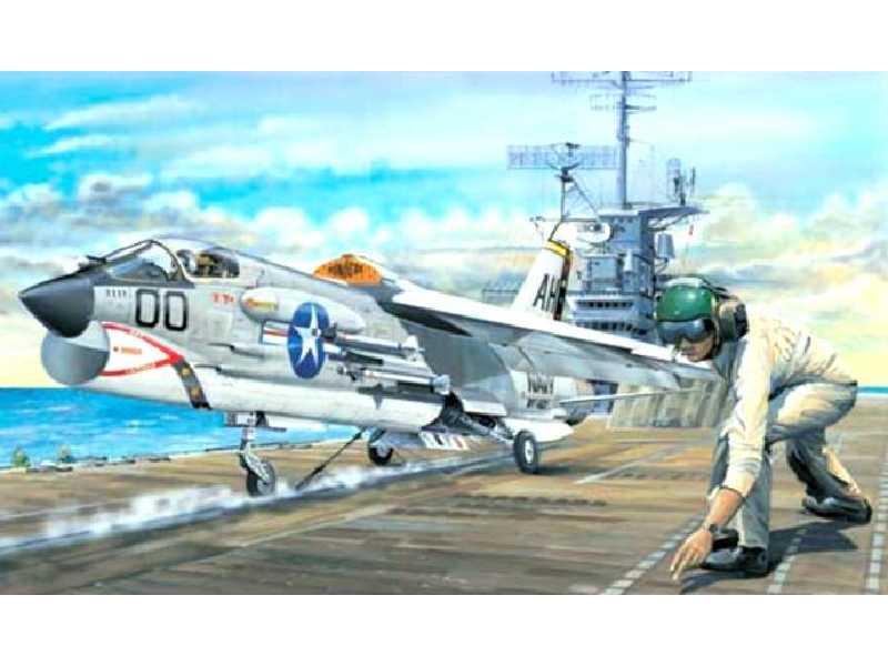 Myśliwiec Vought F-8E Crusader - zdjęcie 1 Myśliwiec Vought F-8E Crusader - zdjęcie 1