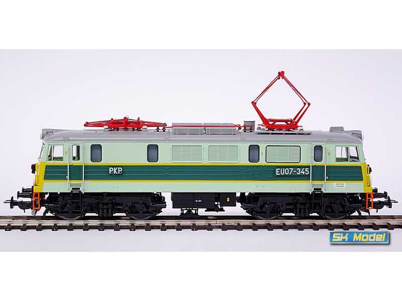 Elektrowóz EU07-345 typ 303E - PKP - zdjęcie 1 Elektrowóz EU07-345 typ 303E - PKP - zdjęcie 1