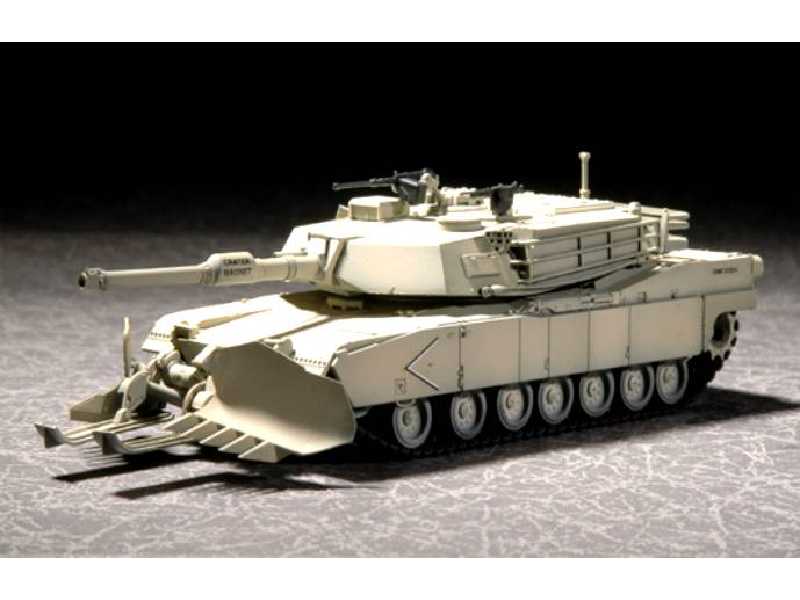 M1A1 Abrams z trałem przeciwminowym - zdjęcie 1 M1A1 Abrams z trałem przeciwminowym - zdjęcie 1