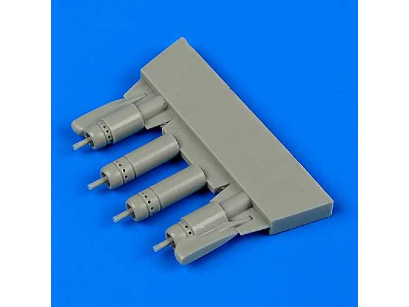 F4U-5 Corsair gun barrels with pylons - Hasegawa - zdjęcie 1 F4U-5 Corsair gun barrels with pylons - Hasegawa - zdjęcie 1