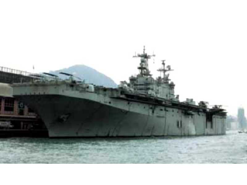 Lotniskowiec USS Peleliu LHA5 klasy Tarawa - zdjęcie 1 Lotniskowiec USS Peleliu LHA5 klasy Tarawa - zdjęcie 1