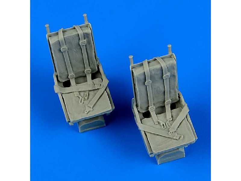 B-25 Mitchell seats with safety belts - zdjęcie 1 B-25 Mitchell seats with safety belts - zdjęcie 1