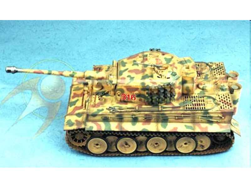 Sd.Kfz.181 Henschel Tiger #316, Kurlandia - Front Wschodni 1944 - zdjęcie 1 Sd.Kfz.181 Henschel Tiger #316, Kurlandia - Front Wschodni 1944 - zdjęcie 1