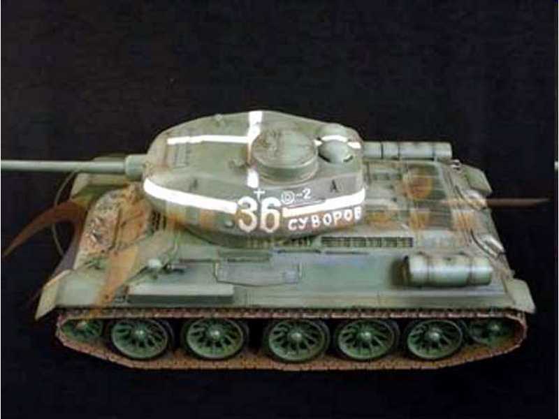 T-34/85, #36, Kurlandia - Front Wschodni 1944 - zdjęcie 1 T-34/85, #36, Kurlandia - Front Wschodni 1944 - zdjęcie 1