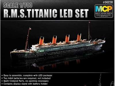 RMS Titanic z oświetleniem Led - Multi Color Parts - zdjęcie 1