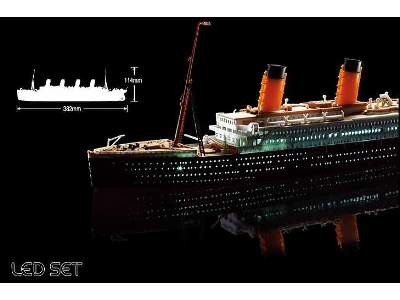 RMS Titanic z oświetleniem Led - Multi Color Parts - zdjęcie 3