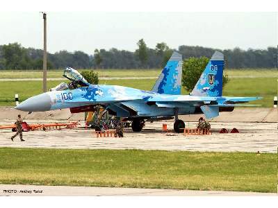 Su-27 Flanker Ukrainian Air Force Digi Camo Limited Edition - zdjęcie 1