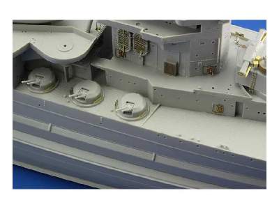 HMS Queen Elizabeth 1943 pt 5 - deck & main batteries 1/350 - Tr - zdjęcie 10