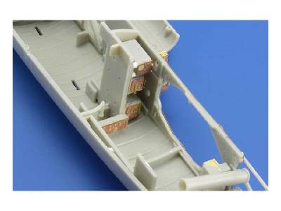 OS2U Kingfisher interior 1/32 - Kitty Hawk - zdjęcie 8