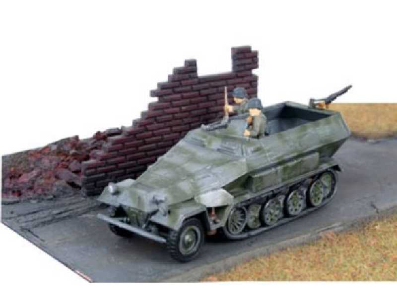 Sd.Kfz. 251/1 Ausf.B + figurki + diorama - zdjęcie 1