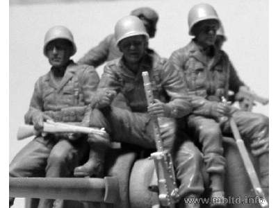 Amerykańscy spadachroniarze i brytyjscy czołgiści - Francja 1944 - zdjęcie 5