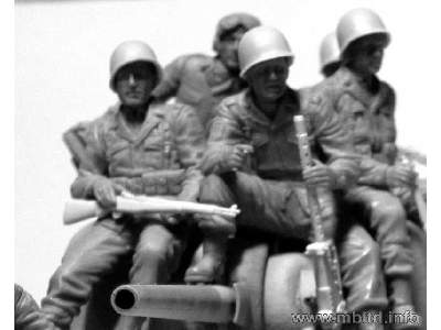 Amerykańscy spadachroniarze i brytyjscy czołgiści - Francja 1944 - zdjęcie 8