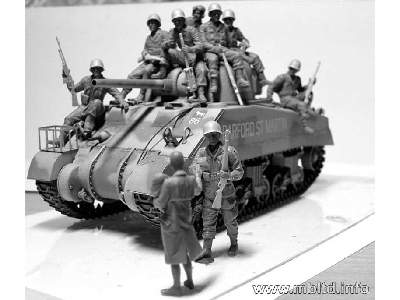 Amerykańscy spadachroniarze i brytyjscy czołgiści - Francja 1944 - zdjęcie 15