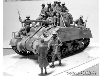 Amerykańscy spadachroniarze i brytyjscy czołgiści - Francja 1944 - zdjęcie 16