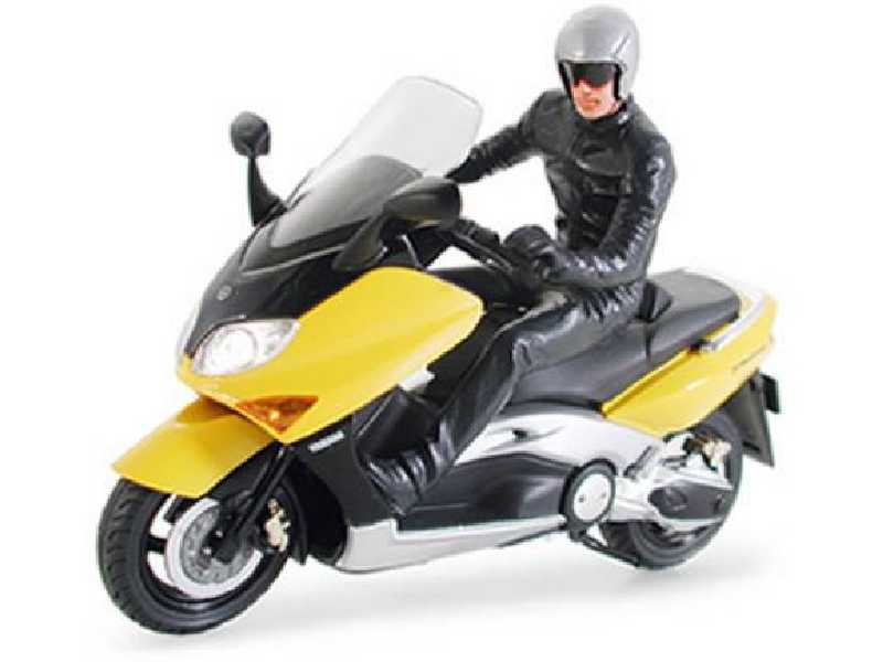 Yamaha TMax z figurką kierowcy - zdjęcie 1 Yamaha TMax z figurką kierowcy - zdjęcie 1