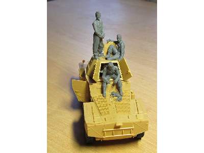 German Armoured Vehicle Crew (1941-1942) (4 figures and cat) - zdjęcie 3