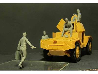 German Armoured Vehicle Crew (1941-1942) (4 figures and cat) - zdjęcie 6