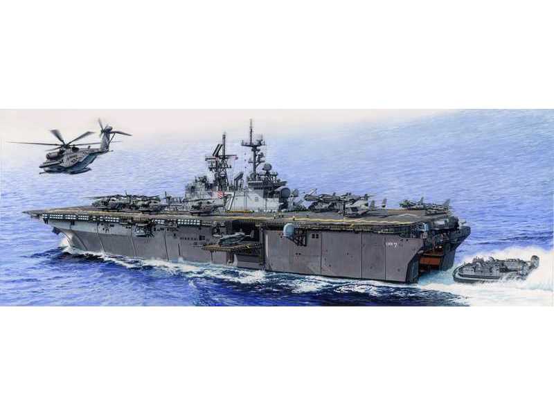 USS Iwo Jima LHD-7 - uniwersalny okręt desantowy - zdjęcie 1 USS Iwo Jima LHD-7 - uniwersalny okręt desantowy - zdjęcie 1