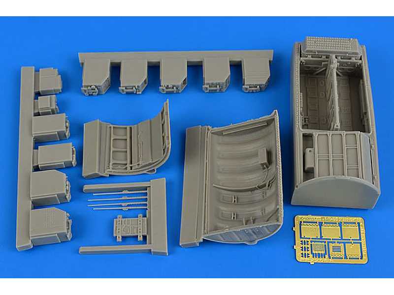 F-104G/S Starfighter electronics & ammunition bay - Italeri - zdjęcie 1