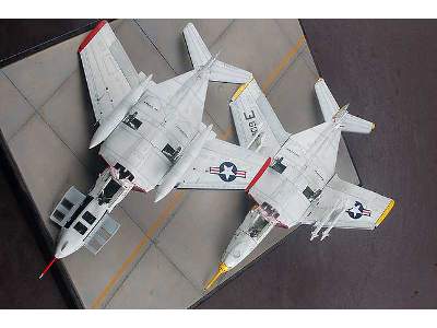 Grumman F9F-8 & F9F-8P - zdjęcie 9