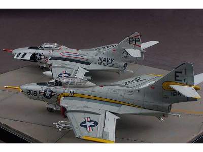 Grumman F9F-8 & F9F-8P - zdjęcie 17