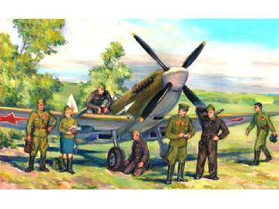 Spitfire LF.IXE z sowieckimi pilotami i personelem naziemnym - zdjęcie 1