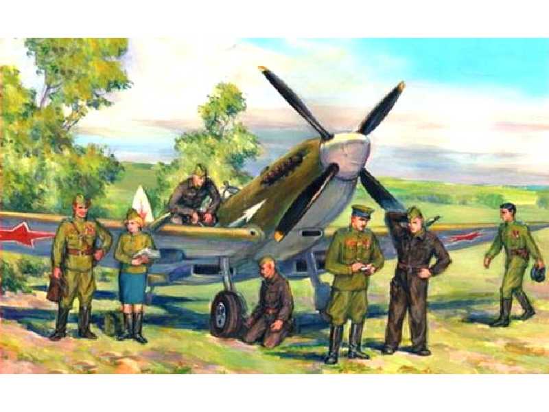 Spitfire LF.IXE z sowieckimi pilotami i personelem naziemnym - zdjęcie 1 Spitfire LF.IXE z sowieckimi pilotami i personelem naziemnym - zdjęcie 1