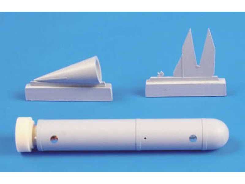 WWII Drop tanks 600l Luftwaffe (for Ju 88/He 111 for Revell kit) - zdjęcie 1 WWII Drop tanks 600l Luftwaffe (for Ju 88/He 111 for Revell kit) - zdjęcie 1