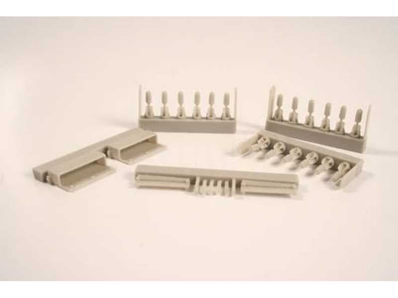 German WW I Bombs and Accessories set for Attack Planes - zdjęcie 1 German WW I Bombs and Accessories set for Attack Planes - zdjęcie 1