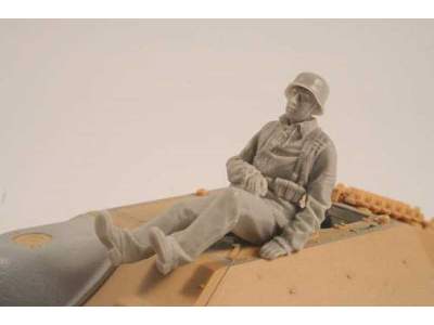 German WW II Hetzer Sitting Infantry man - zdjęcie 1