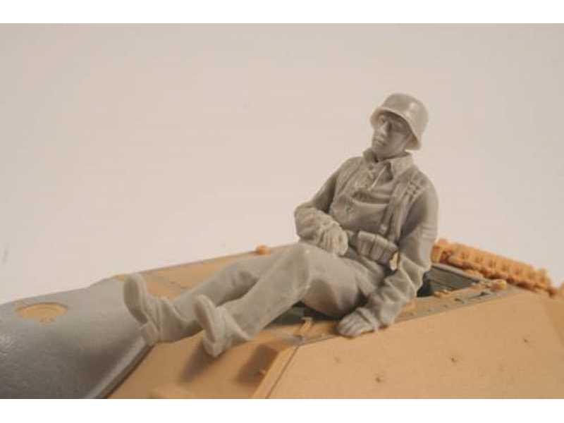 German WW II Hetzer Sitting Infantry man - zdjęcie 1 German WW II Hetzer Sitting Infantry man - zdjęcie 1