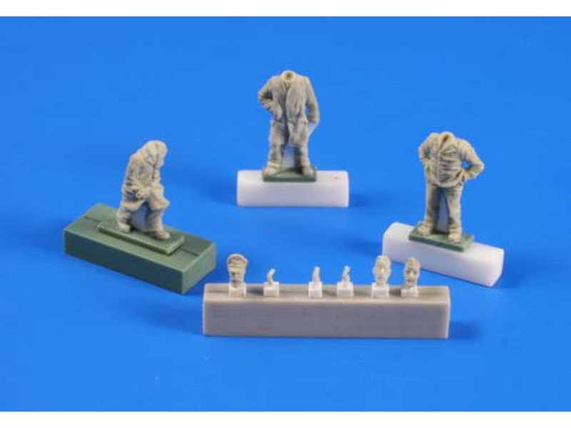 U-boat U-IX - Crew returning from a cruise part. II (3 figures) - zdjęcie 1 U-boat U-IX - Crew returning from a cruise part. II (3 figures) - zdjęcie 1