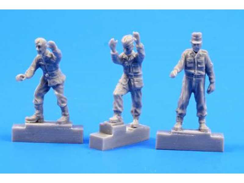 German A4/V2 missile launch platform personnel, WW II (3 figures - zdjęcie 1