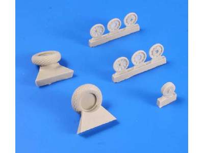 P-51D Mustang - Wheels 1/32 (Diamond Tread Pattern) for Dragon/T - zdjęcie 3