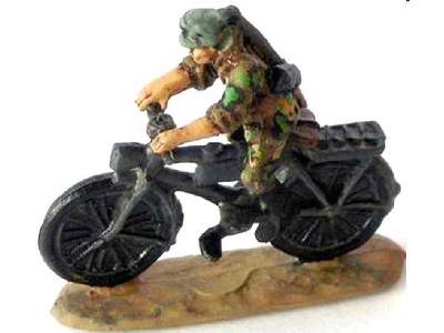 Niemieccy żołnierze na rowerach - II W.Ś. - zdjęcie 3