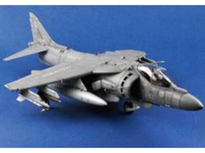 AV-8B Harrier II USMC - zdjęcie 1 AV-8B Harrier II USMC - zdjęcie 1